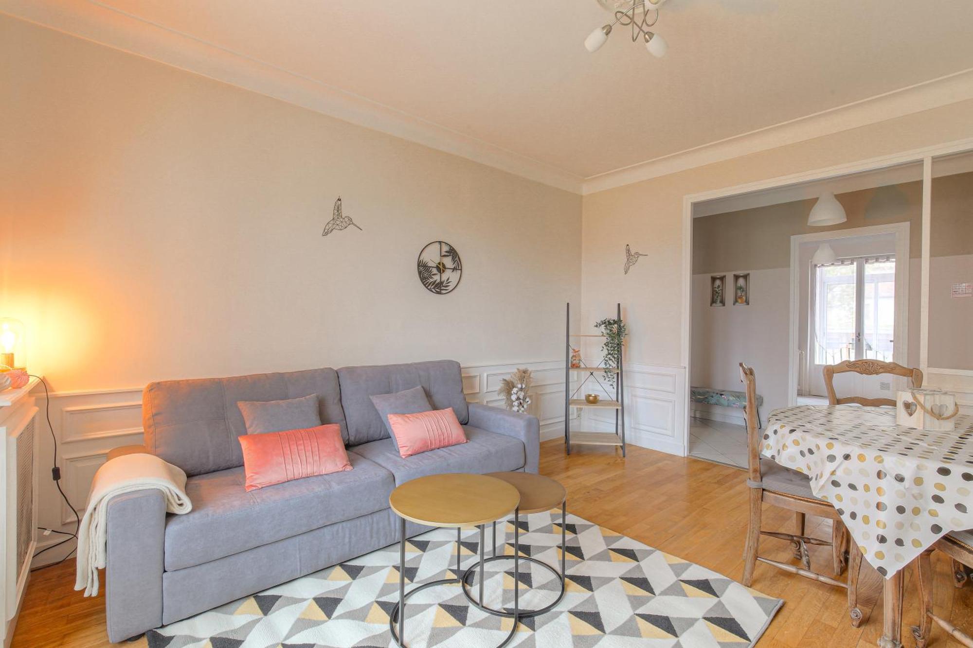 Ferienwohnung Le Parilly - Ma Cabotte Vénissieux Exterior foto