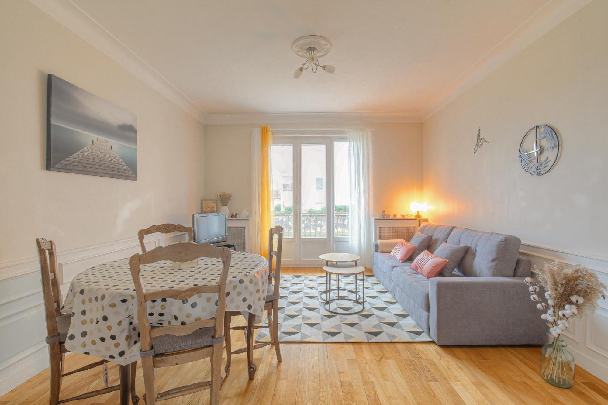 Ferienwohnung Le Parilly - Ma Cabotte Vénissieux Exterior foto